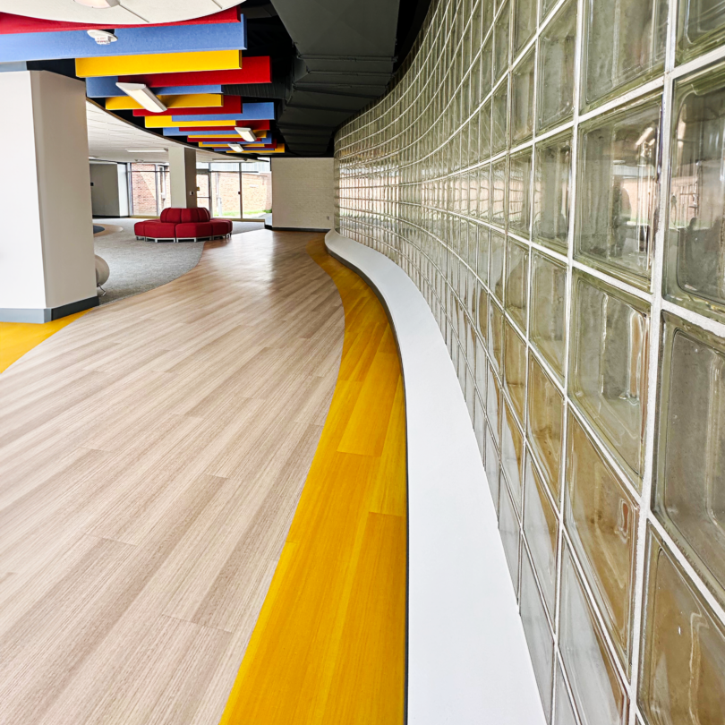 KSSB Vestibule hallway with glass opp view - BL Edit